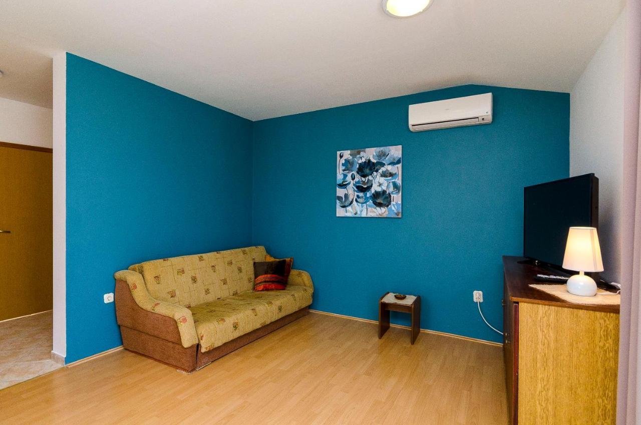 Apartments Milka Slatine Luaran gambar