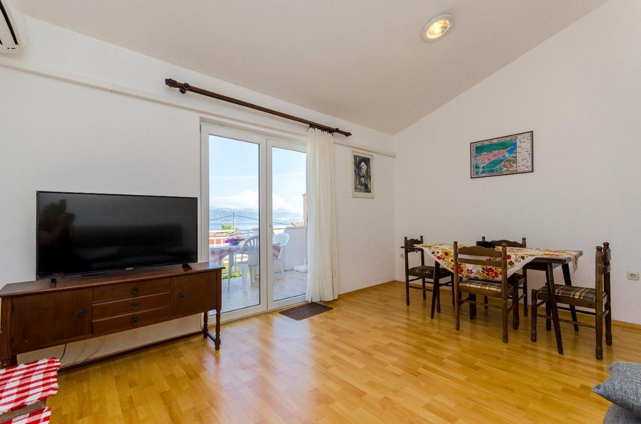 Apartments Milka Slatine Luaran gambar