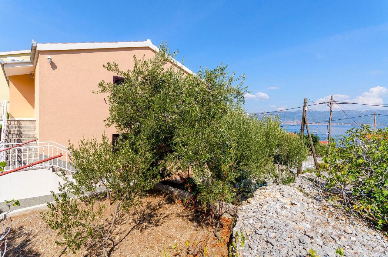 Apartments Milka Slatine Luaran gambar